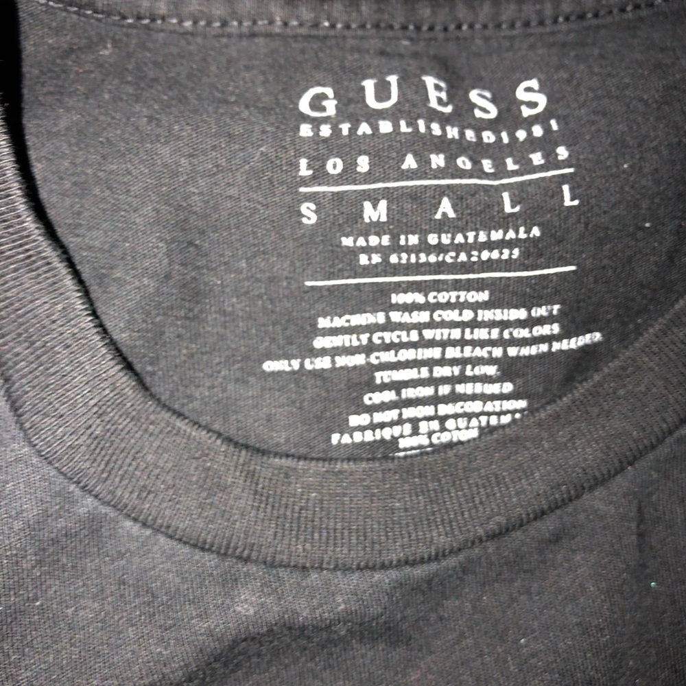 Women’s Small Vintage Guess Tee Shirt - Picture 3 of 5